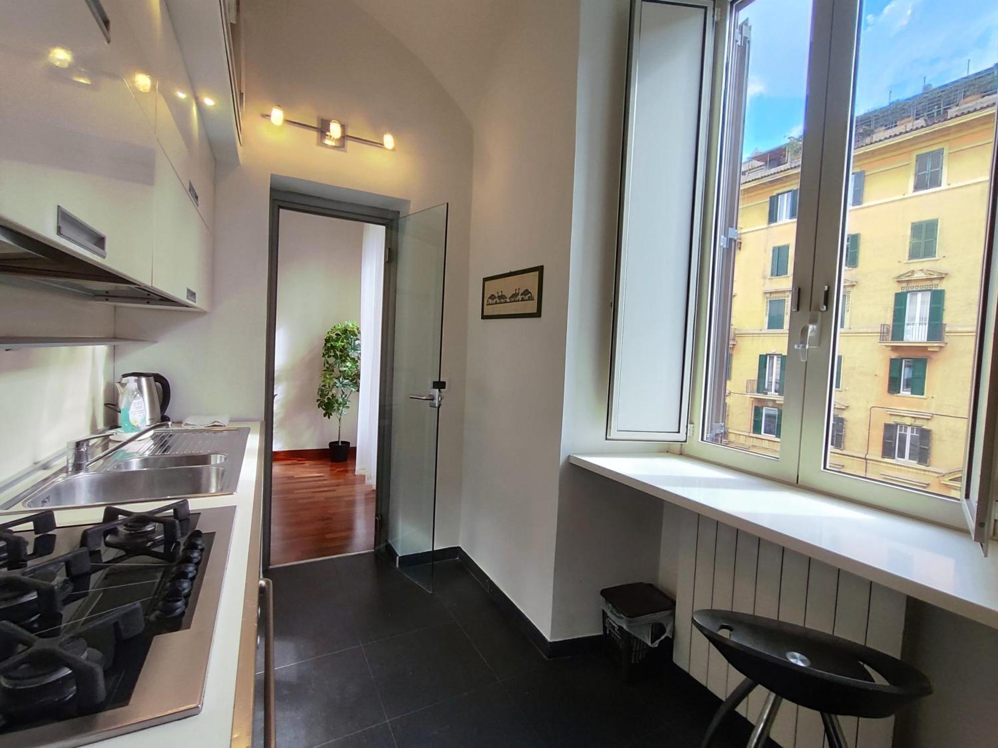 In Style Colosseum Apartment *